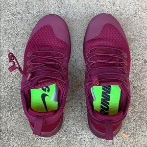 Women’s Nike free run shoes